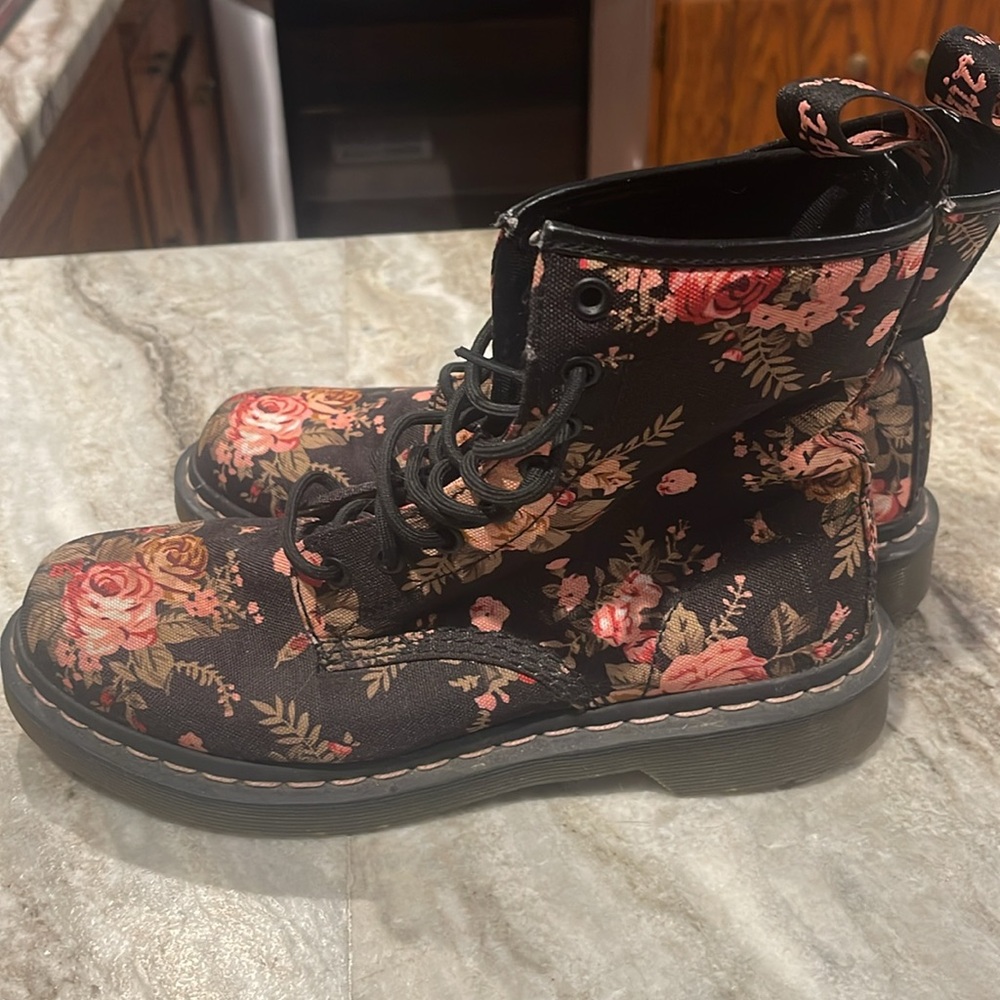 Flower doc martens